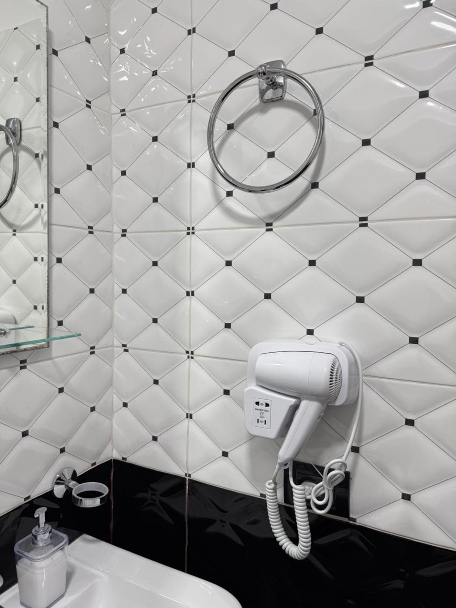 Hotel M&S Тирана Экстерьер фото