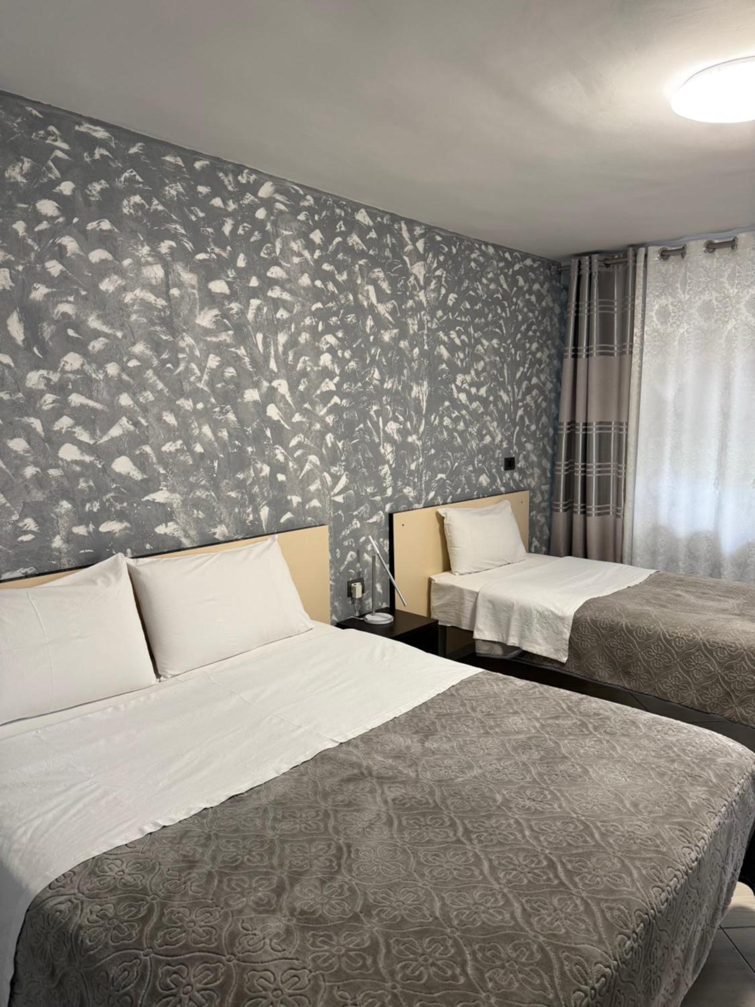 Hotel M&S Тирана Экстерьер фото